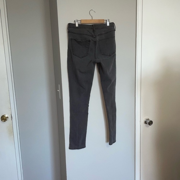 𝅺GRAY Skinny Jeans - Picture 10 of 12
